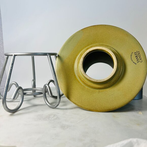 Yankee Candle Ceramic Votive Holder With Stand  Avocado Green Floral Design - Picture 4 of 8